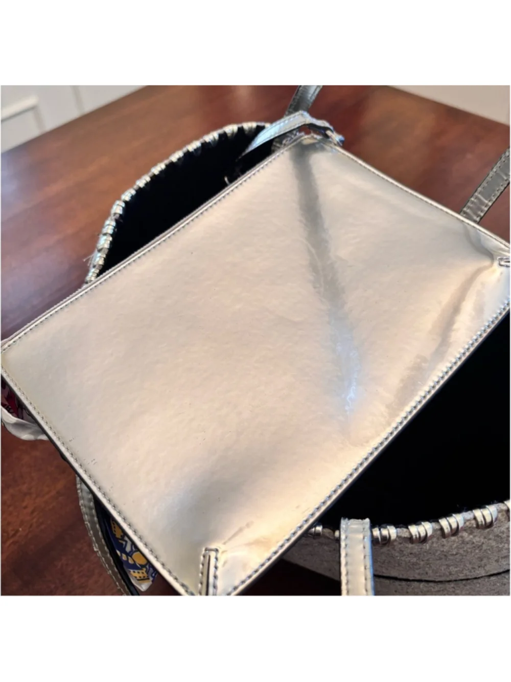 TORY BURCH BLOCK T FELT TOTE IN GREY AND SILVER